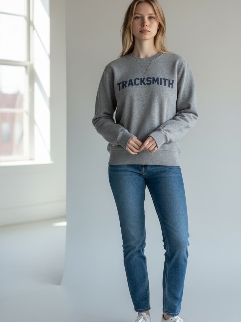 Tracksmith Crewneck Sweatshirt Size Small Gray Logo Running Pullover Hare